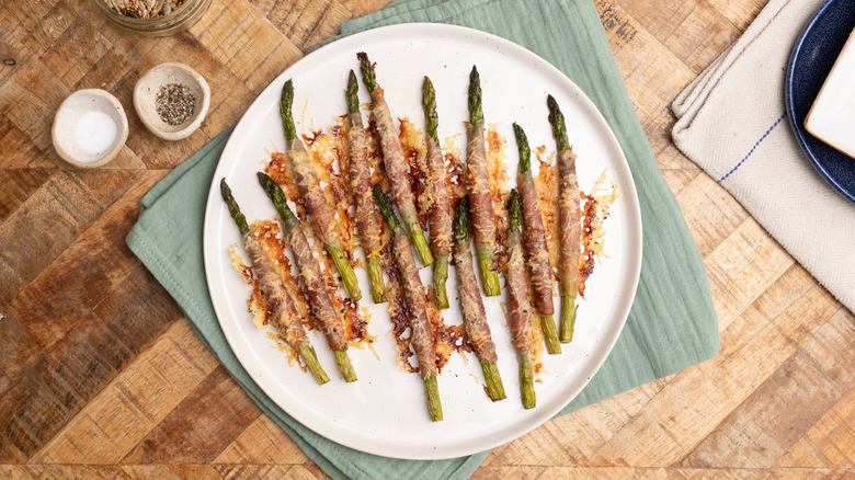 prosciutto-wrapped asparagus with Parmesan
