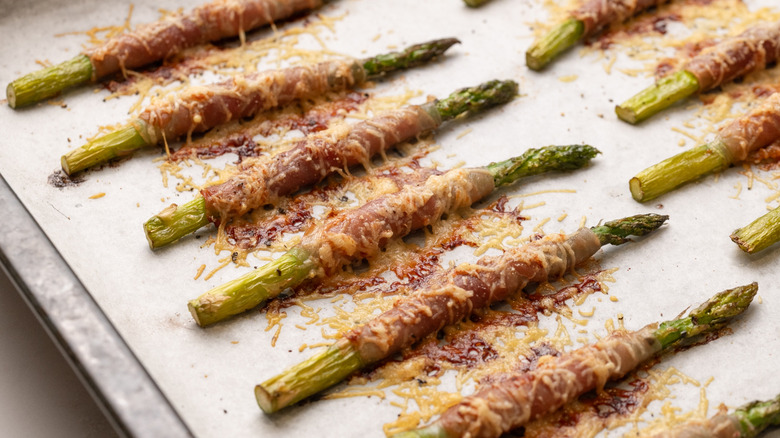 baked prosciutto wrapped asparagus