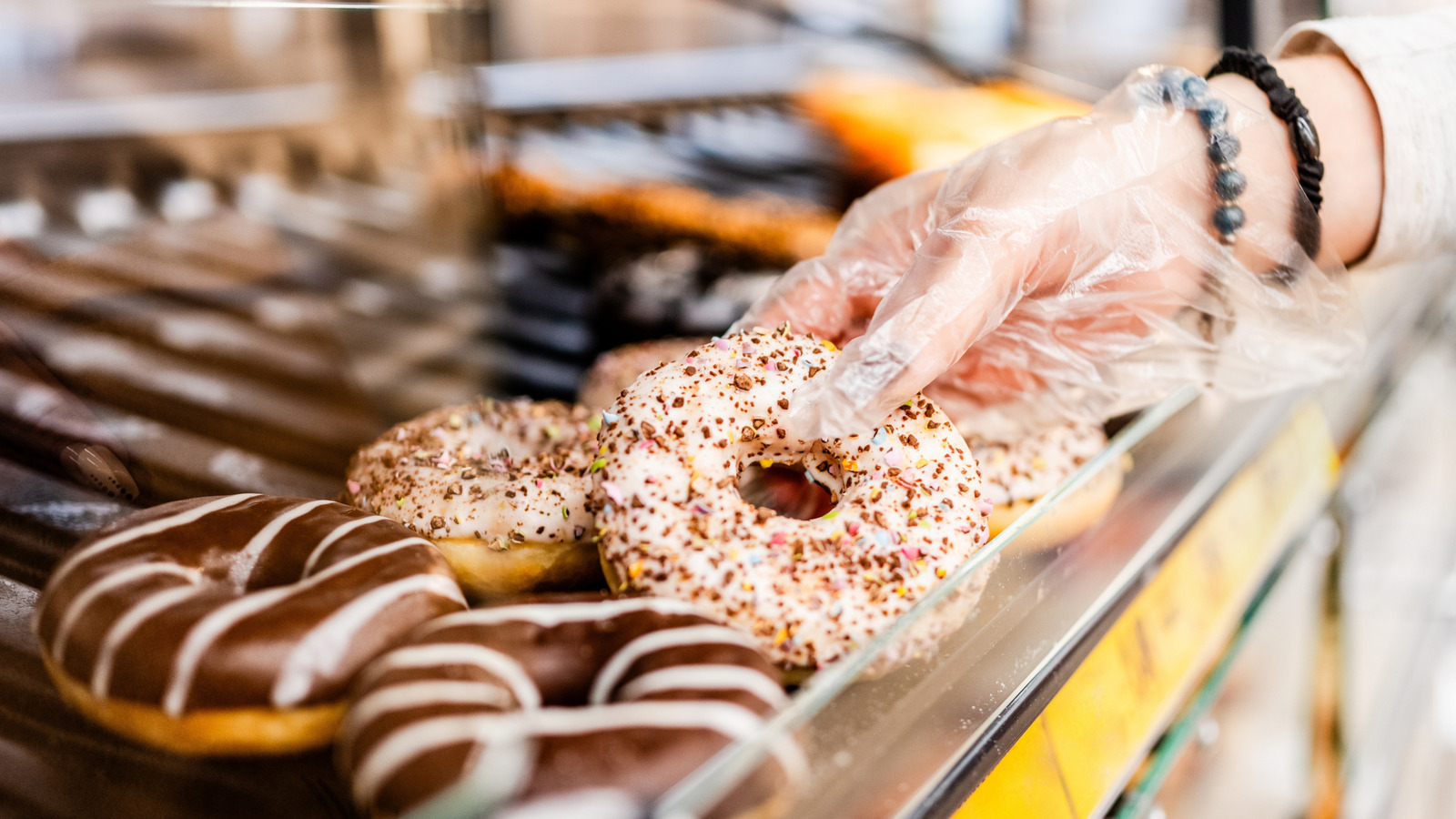 Will Publix Bakery Actually Glaze Anything You Ask Them To?