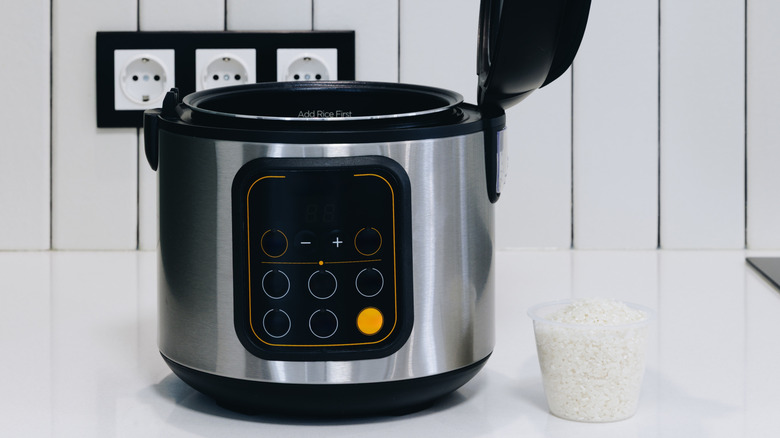 An electric rice cooker