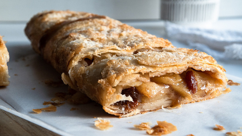 Raisins Are The Simple Pantry Ingredient That Elevates Apple Strudel