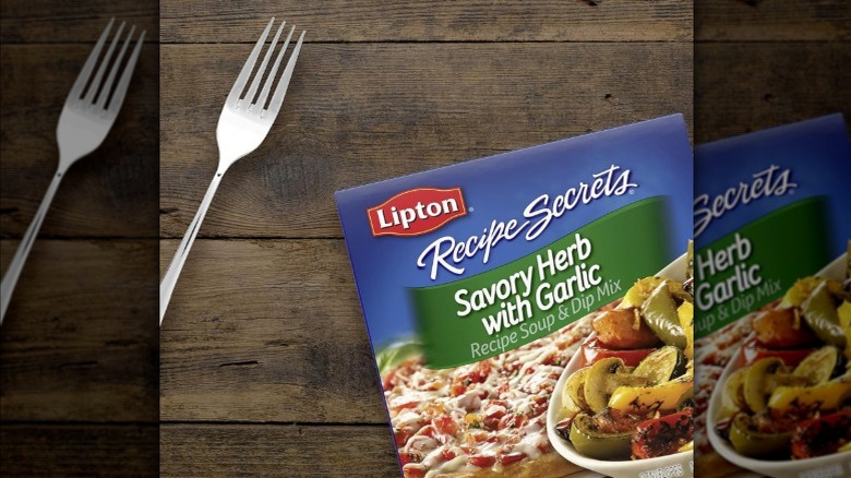 Lipton Recipe Secrets savory herb and garlic packet mix