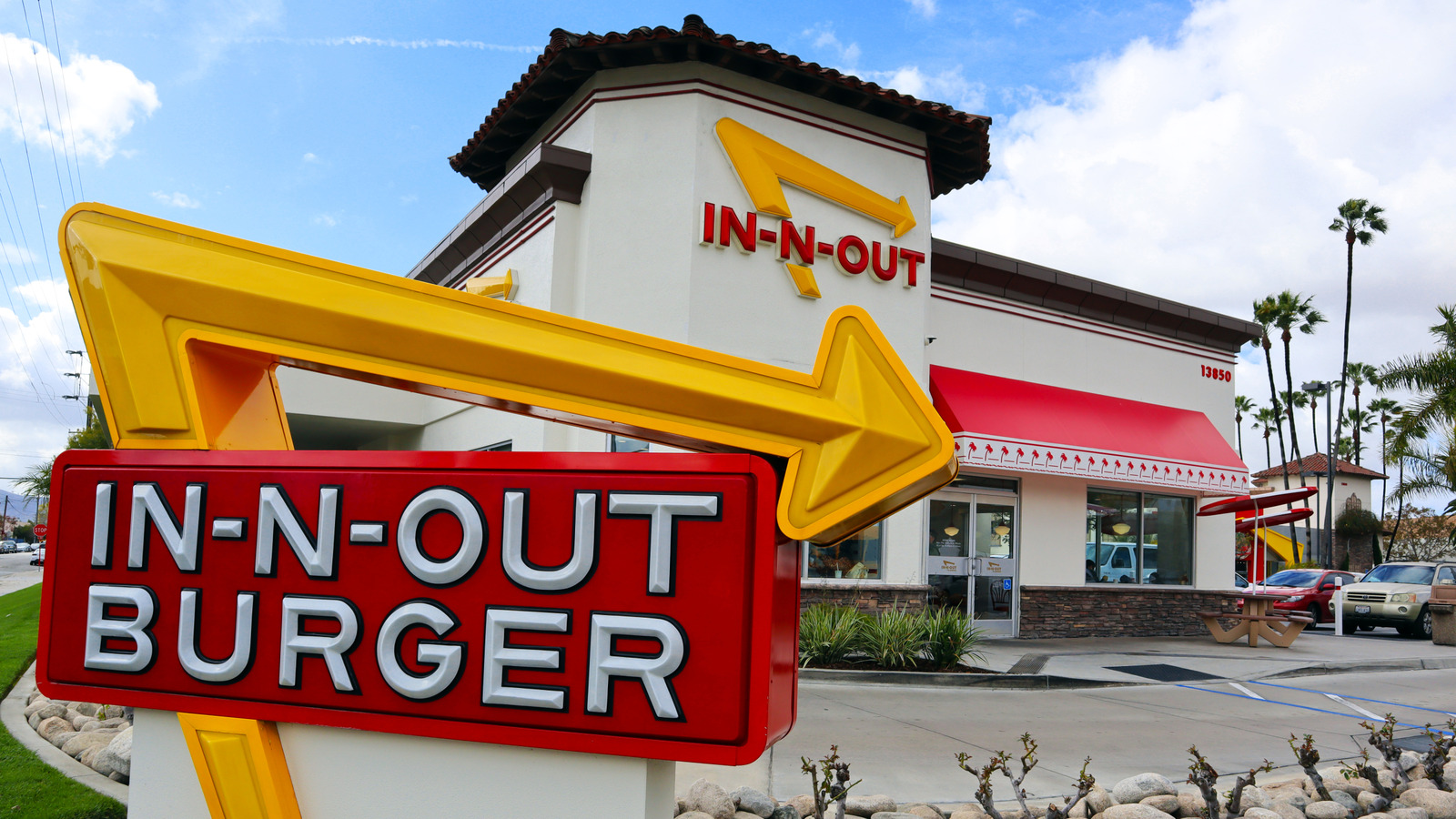 If One Of These Rare Coins Lands In Your Hands, Your In-N-Out Burger Will Be Free - Tasting Table