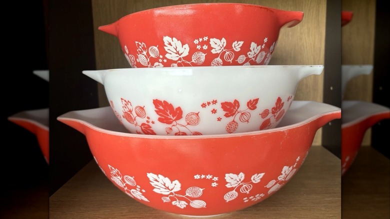 Coral and white Gooseberry Cinderella Mixing Bowls by Pyrex