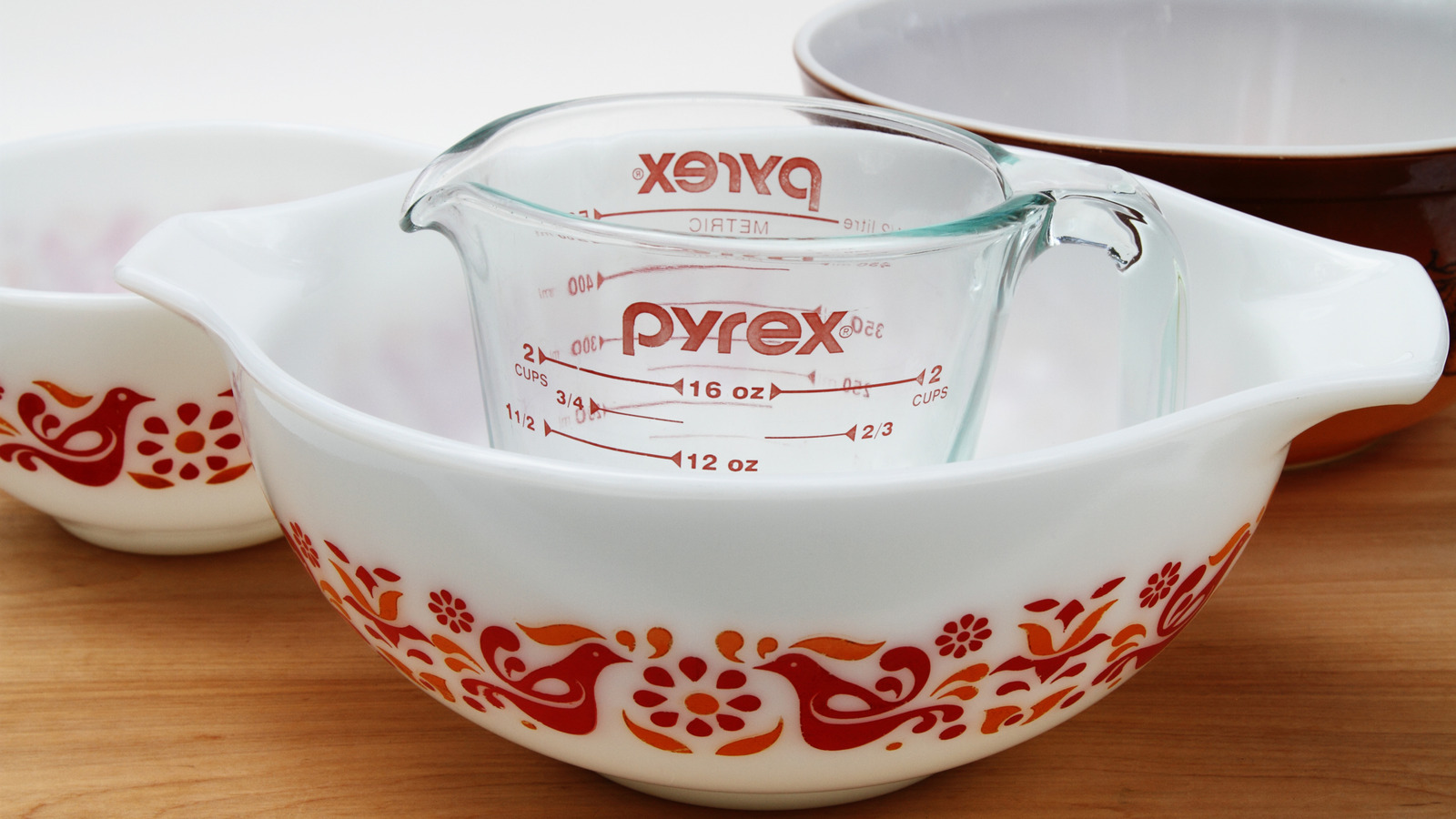 15 Rare And Valuable Pyrex Dishes That Are Must-Have Thrift Finds
