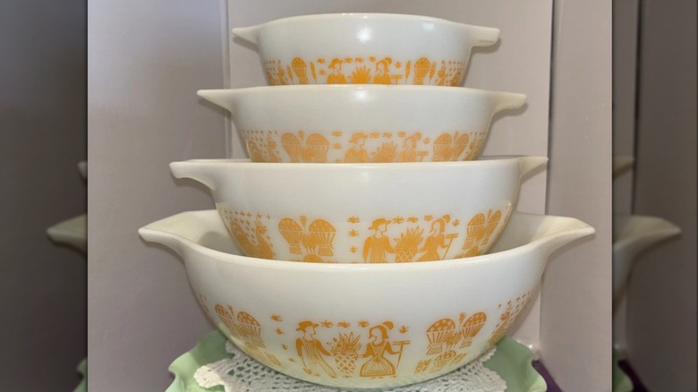 White Pyrex Cinderella bowls in a pumpkin Butterprint design