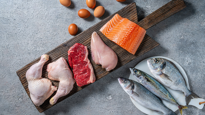 The One Container You Should Never Use For Raw Meat, According To A Food Scientist