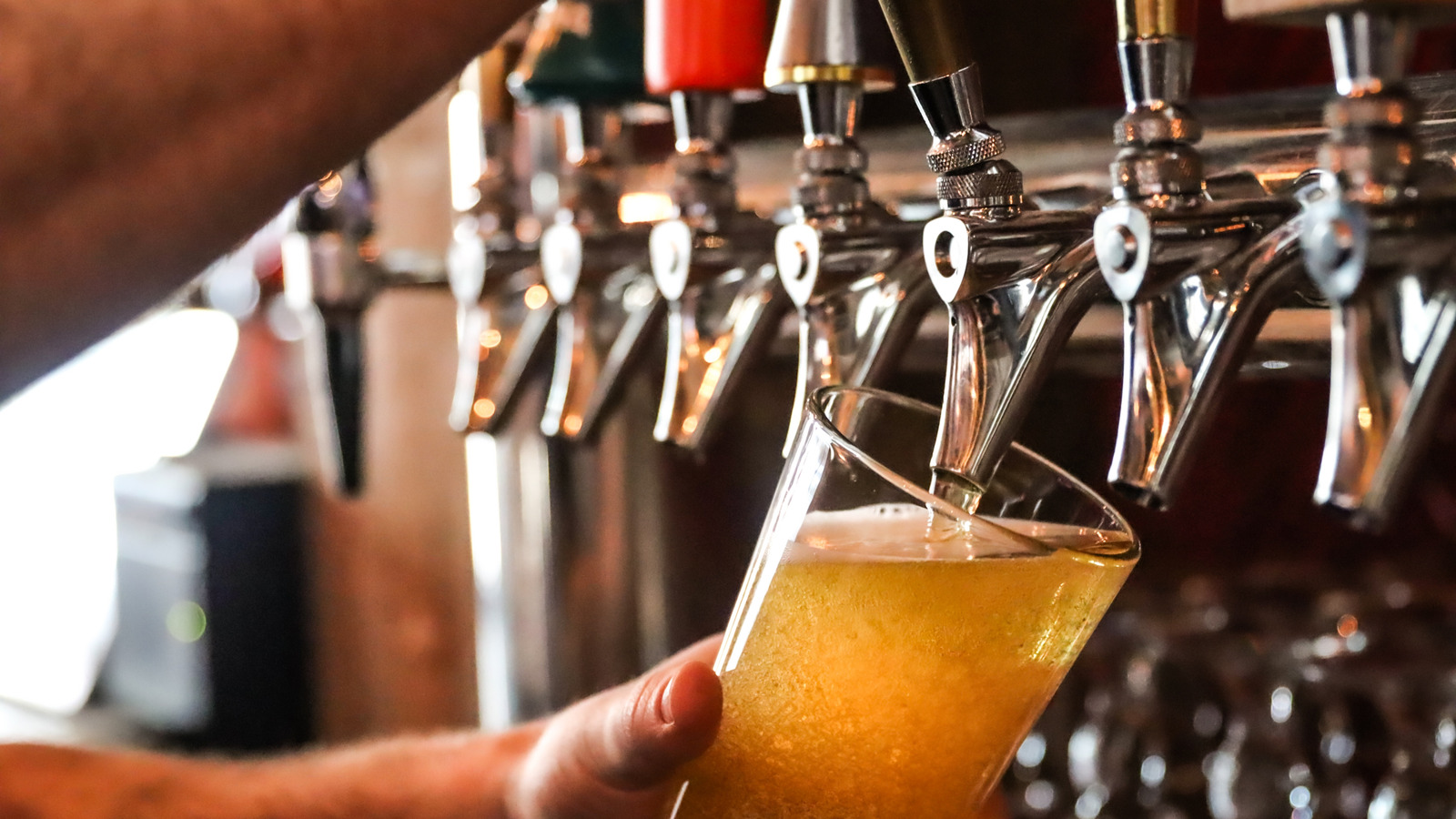 Why Nonalcoholic Beer Is Almost Never Served On Tap - Tasting Table
