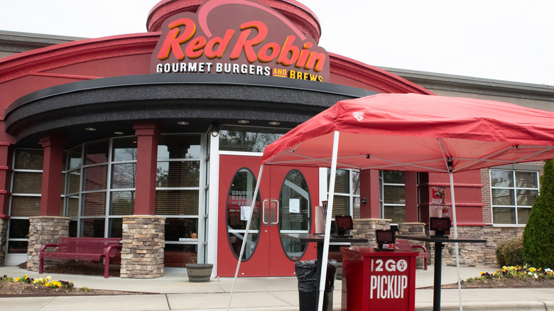 A pick-up booth outside of Red Robin