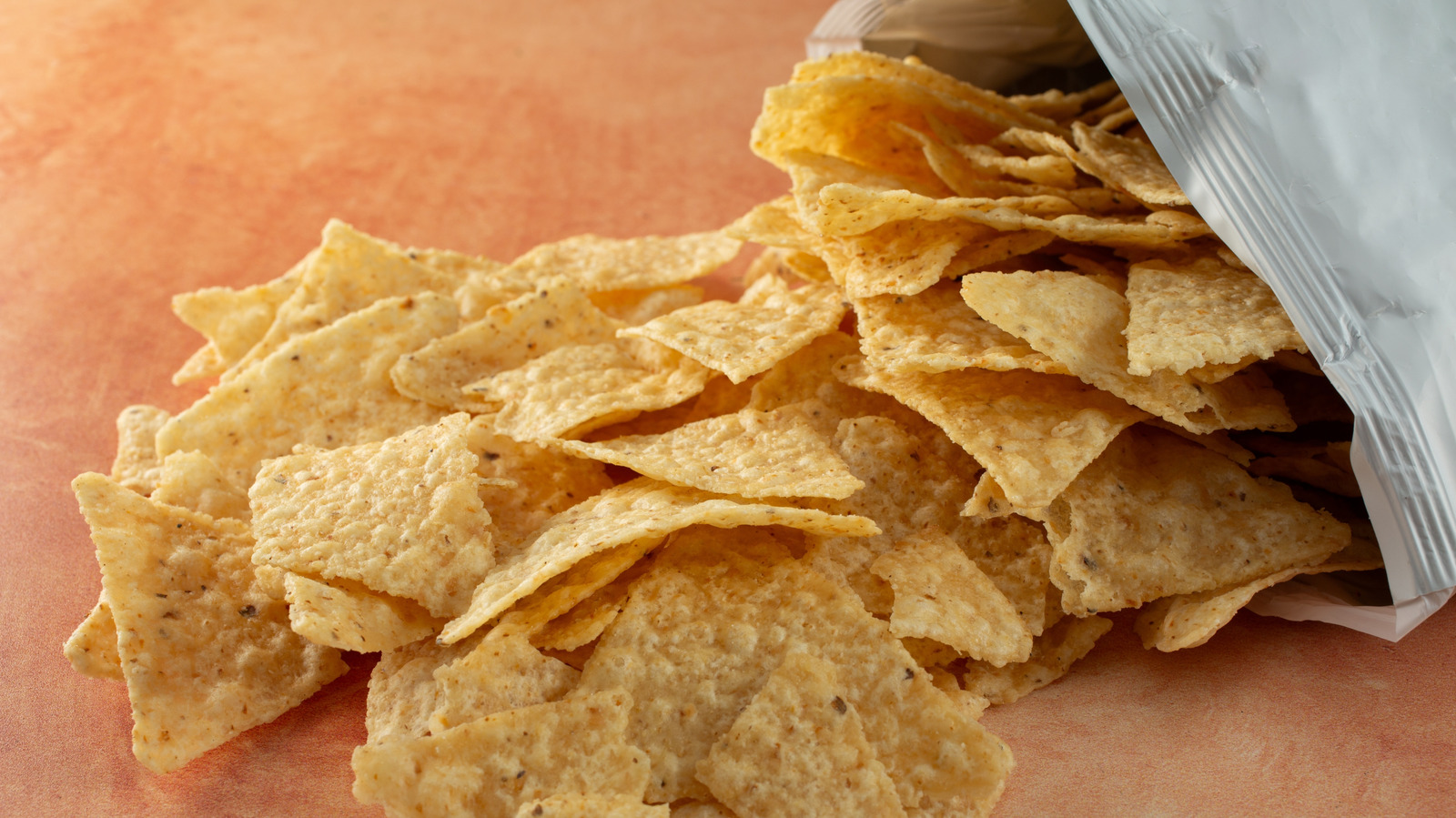 Reddit Has Theories About Why Plain Tortilla Chips Rarely Come In Snack-Size Bags - Tasting Table