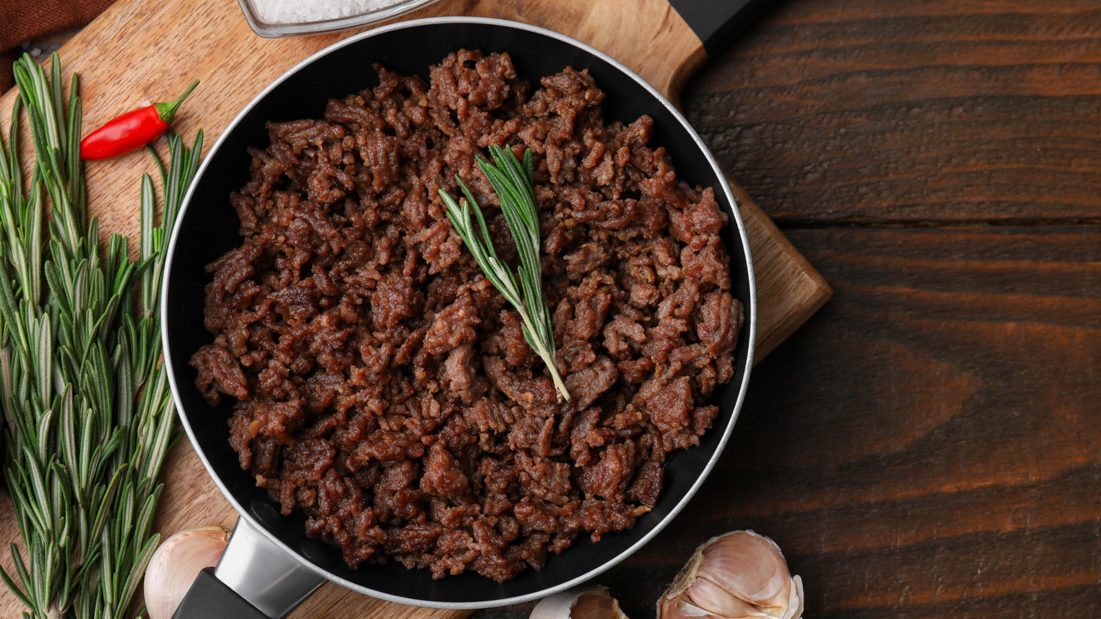 Skim Fat From Ground Beef In Seconds With This Simple Trick - Tasting Table