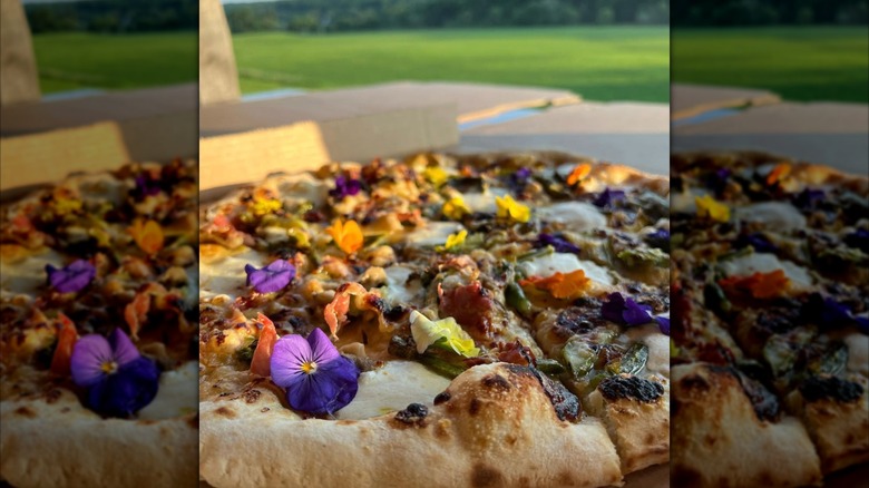 Flower-topped pizza up-close