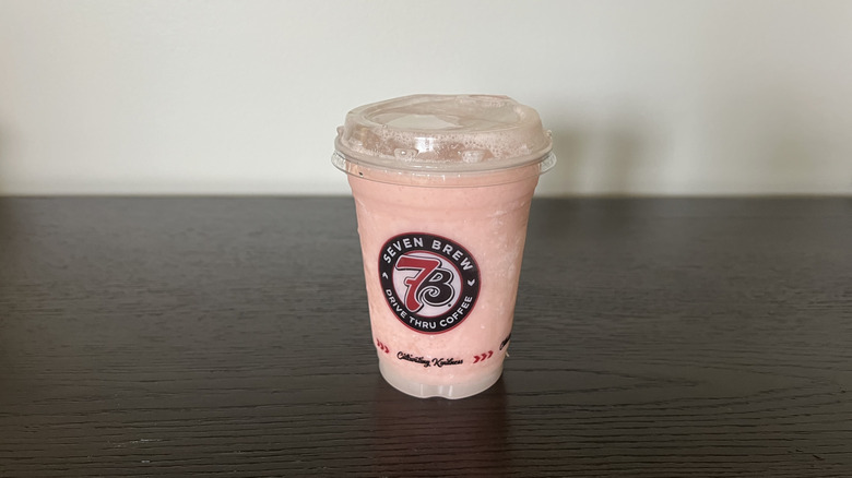 7 Brew Blackberry Cobbler Lemon Freeze drink in to-go cup.