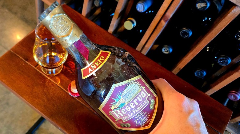Pouring Reserva de la Familia Private Cask Edition into a glass