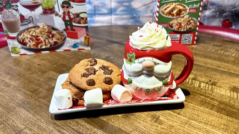 Fridays hot cocoa and cookies