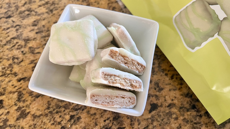 Trader Joe's Key Lime Inspired Grahams cut in half, showing interior