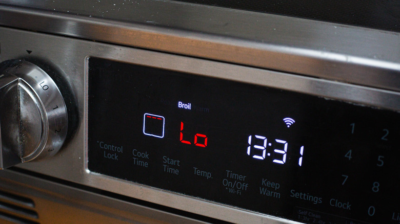 Oven set to low broil