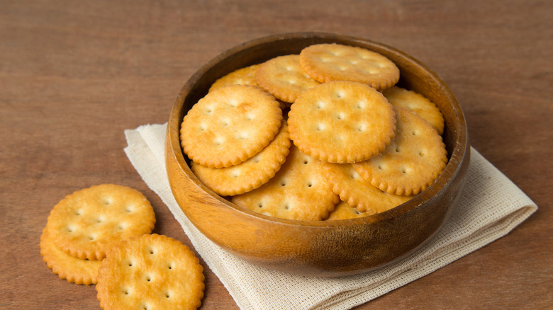 Ritz crackers in bowl