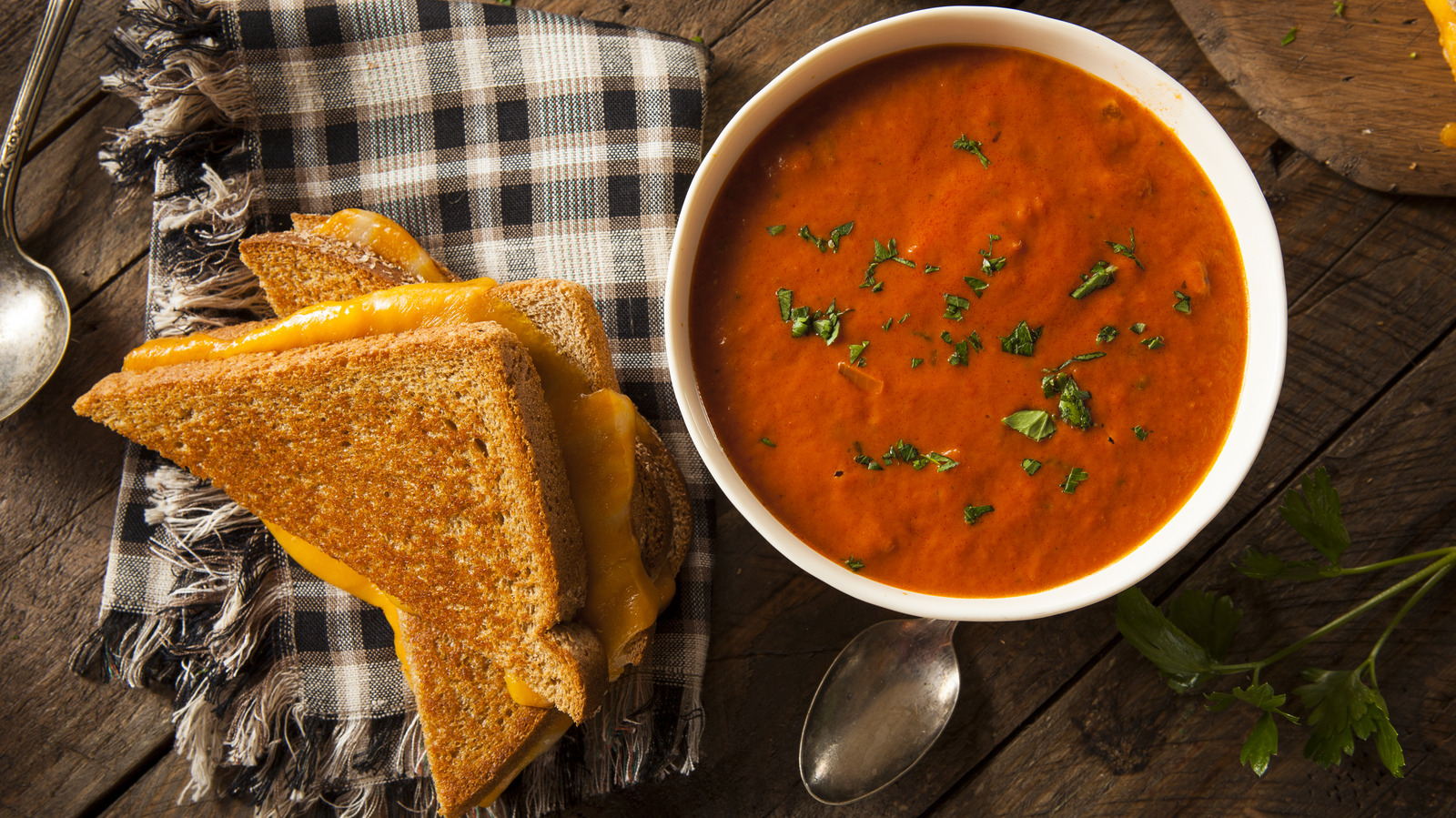 Roll Your Grilled Cheese For Super Easy Tomato Soup Dipping
