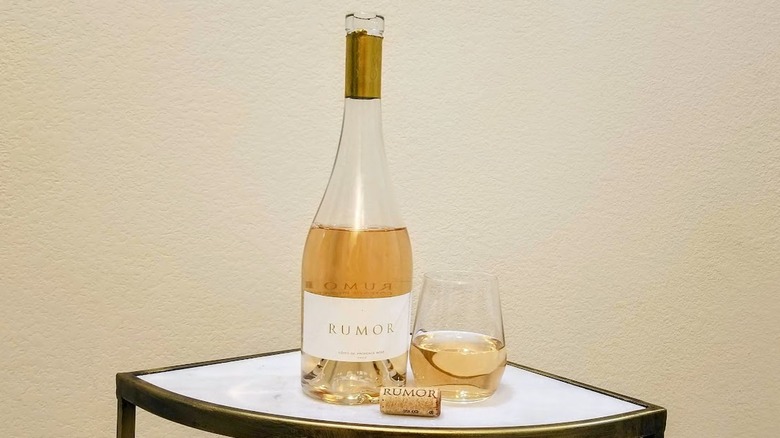Rumor rosé and glass