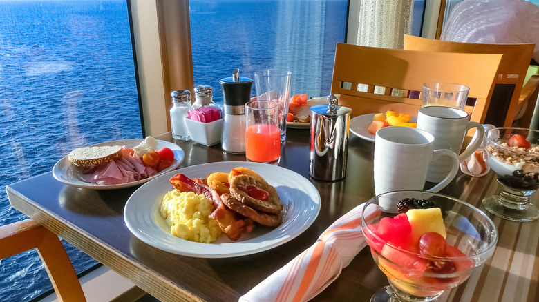 breakfast on cruise ship