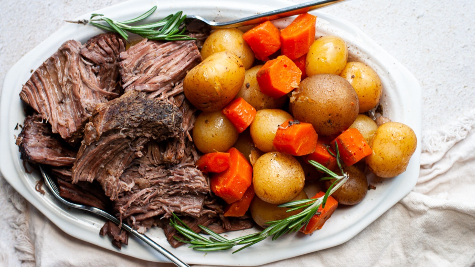 https://www.tastingtable.com/img/gallery/rump-roast-crock-pot-recipe/l-intro-1638221567.jpg