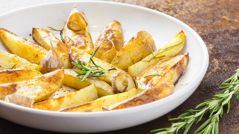 roasted fingerling potatoes with rosemary