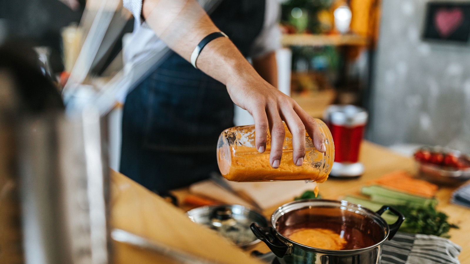 Russian Vs Thousand Island Vs French Dressings: What's Actually The Difference?