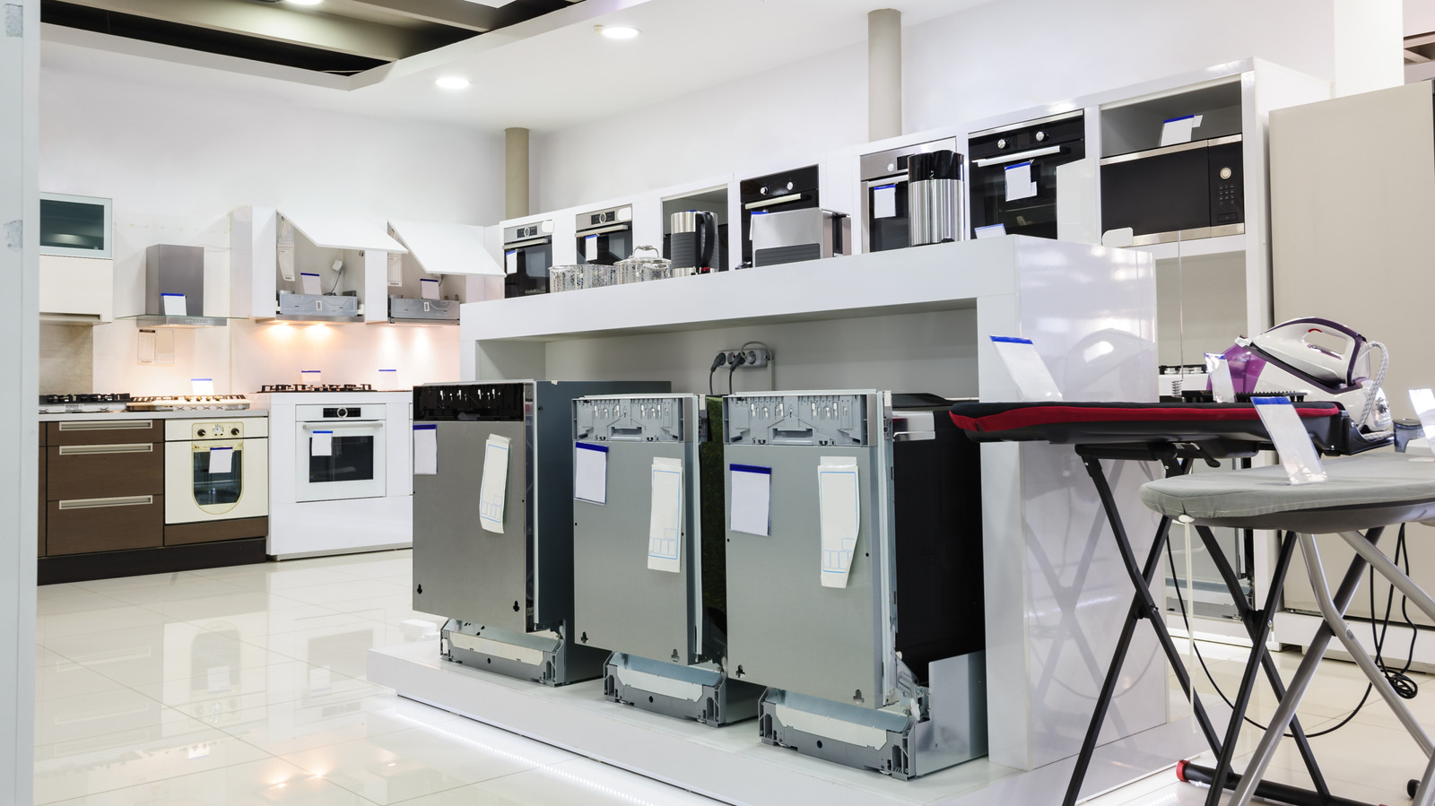 How Sam's Club Lets Buyers Bid For Unsold Kitchen Appliances