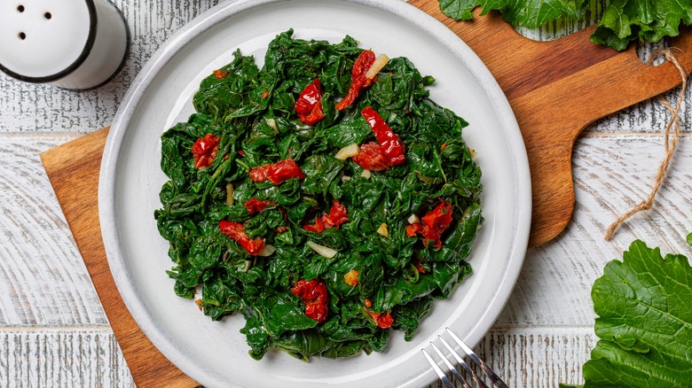 sauteed turnip greens with chili peppers