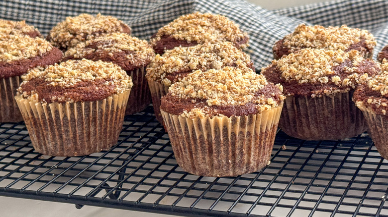 cupcakes on rack