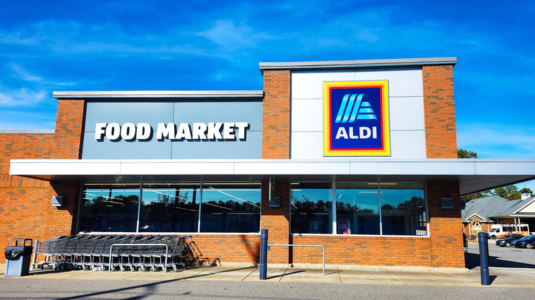 Aldi store front