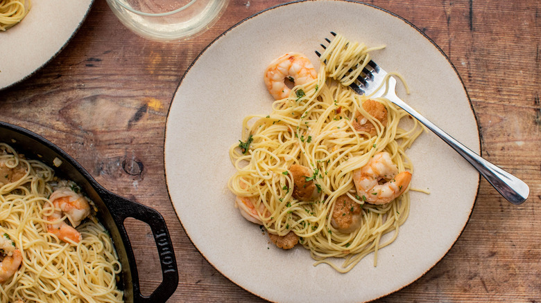 Shrimp And Scallop Scampi Recipe