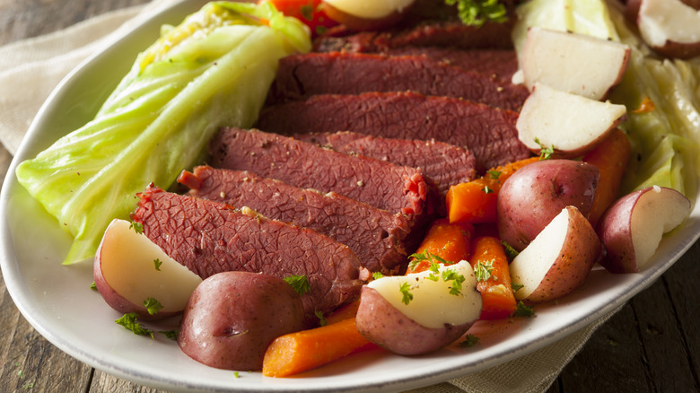 corned beef cabbage and potatoes