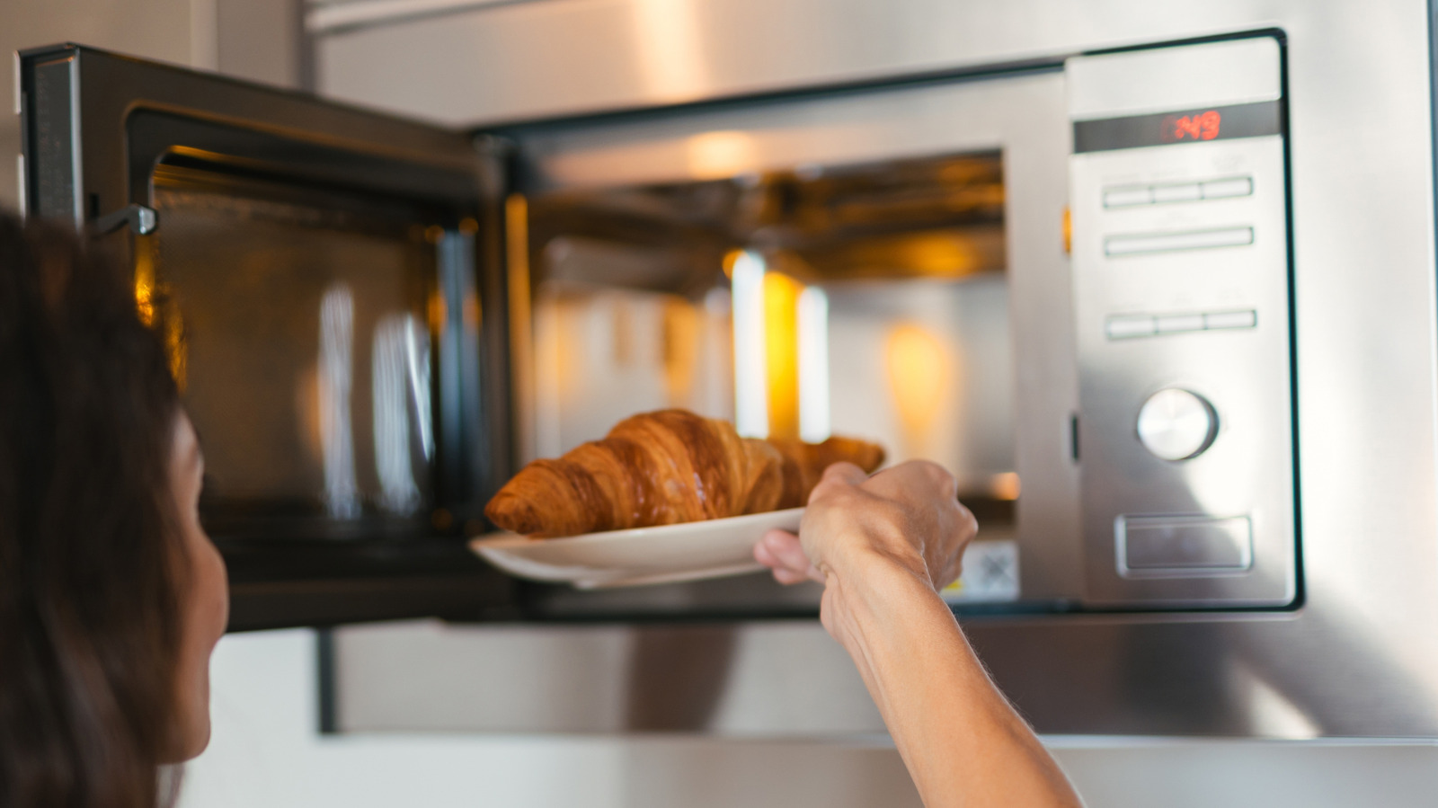 Skip The Microwave: How To Reheat Pastries The Right Way - Tasting Table
