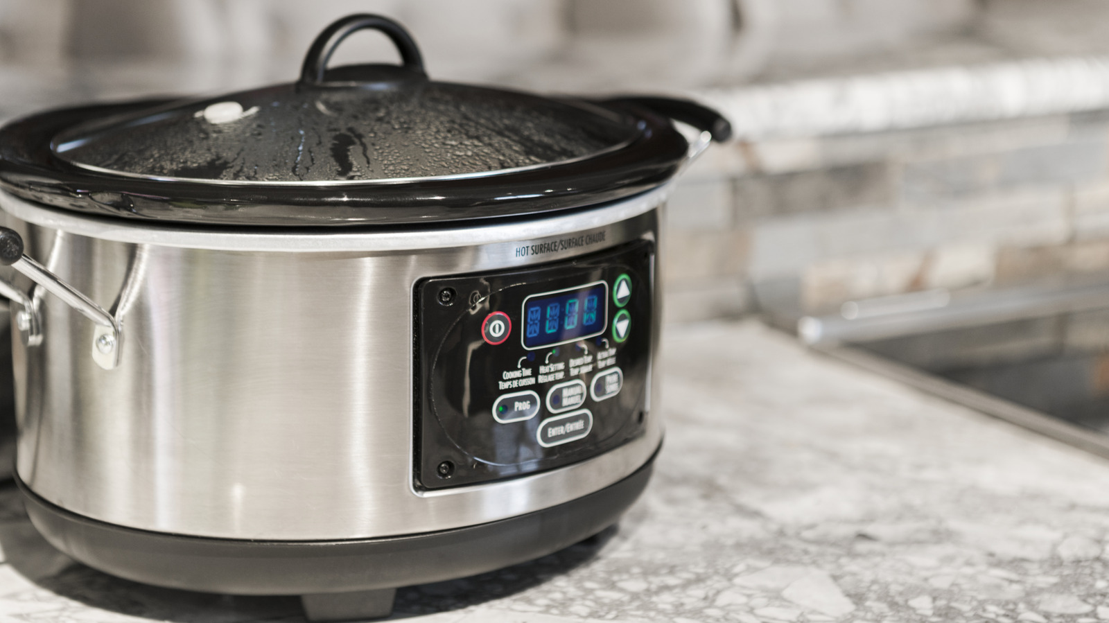 Some Peoples' Slow Cookers Are Exploding Due To One Common Mistake - Tasting Table