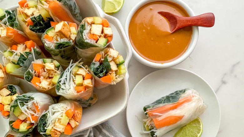 spring rolls and sauce