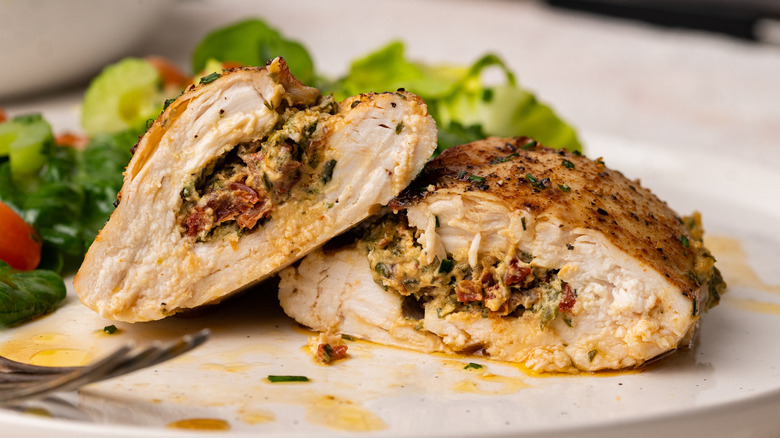 Spinach And Tomato-Stuffed Chicken Breast Recipe