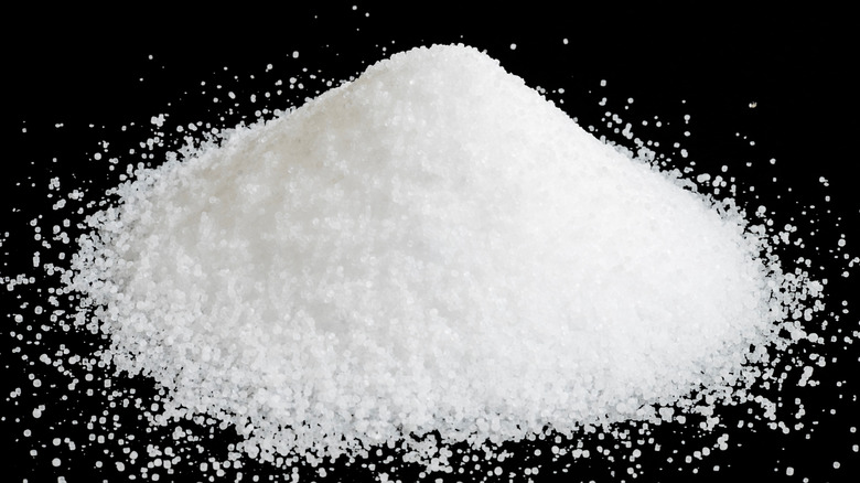 pile of salt or sugar