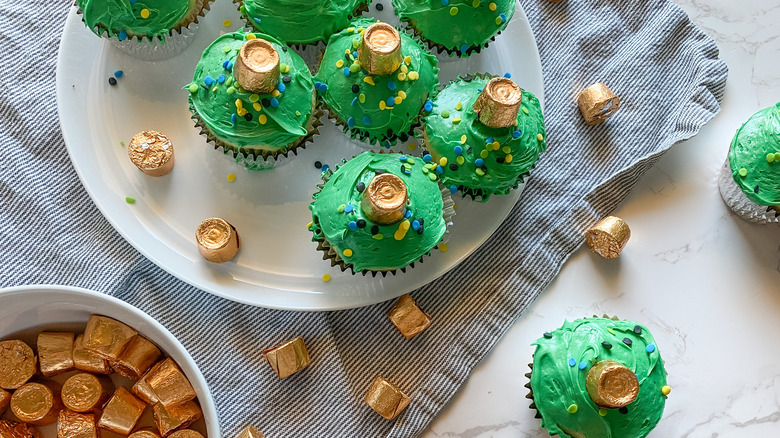 st. patrick's day cupcakes