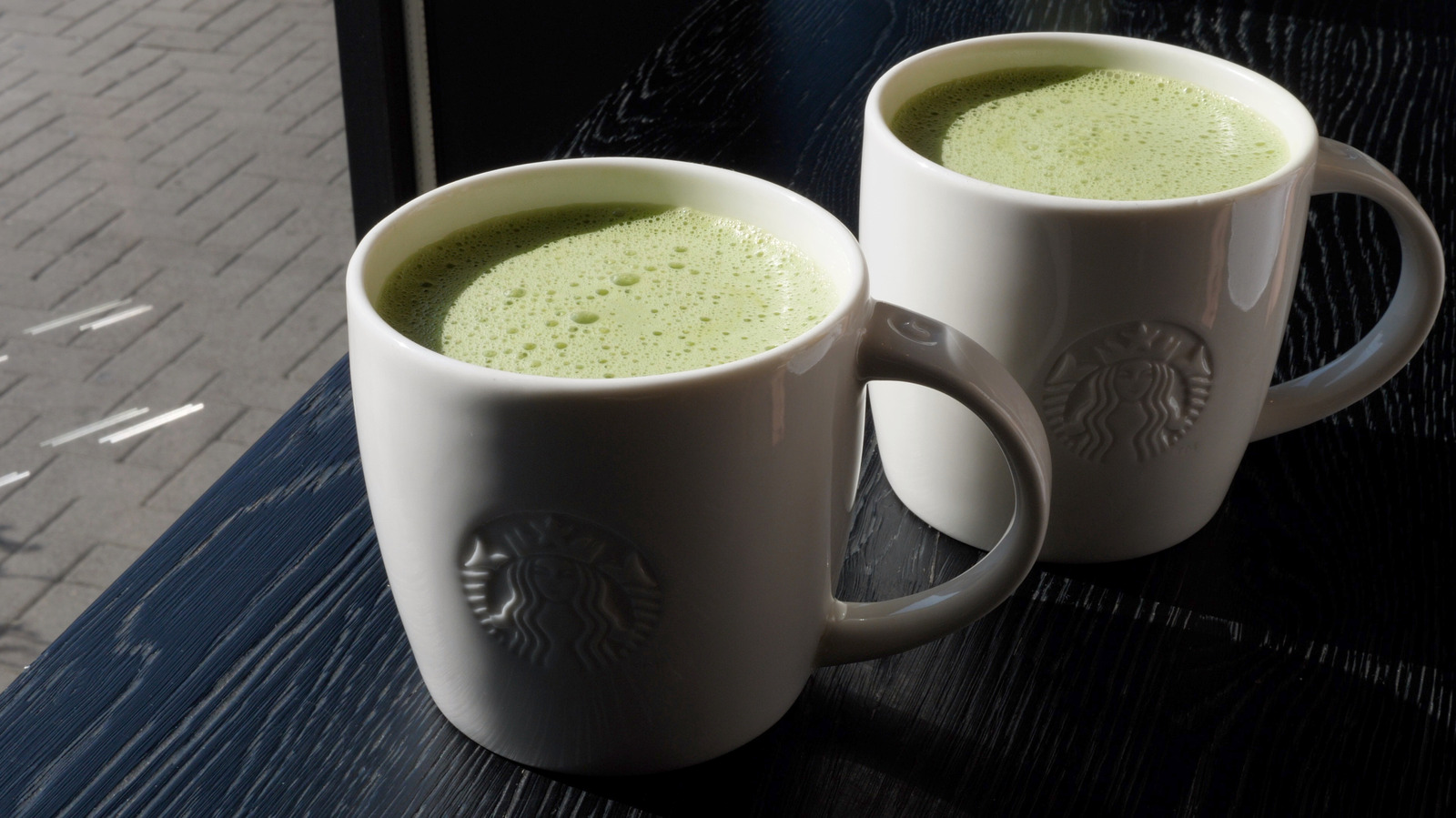 Add This Cozy Flavor To Your Starbucks Matcha Latte For A Cold-Weather Twist