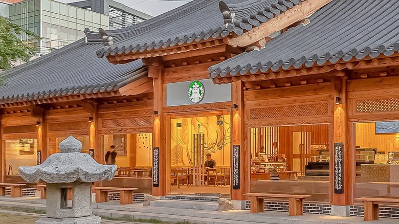 Starbucks new Hanok location