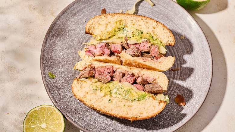 torta cut in half on a plate