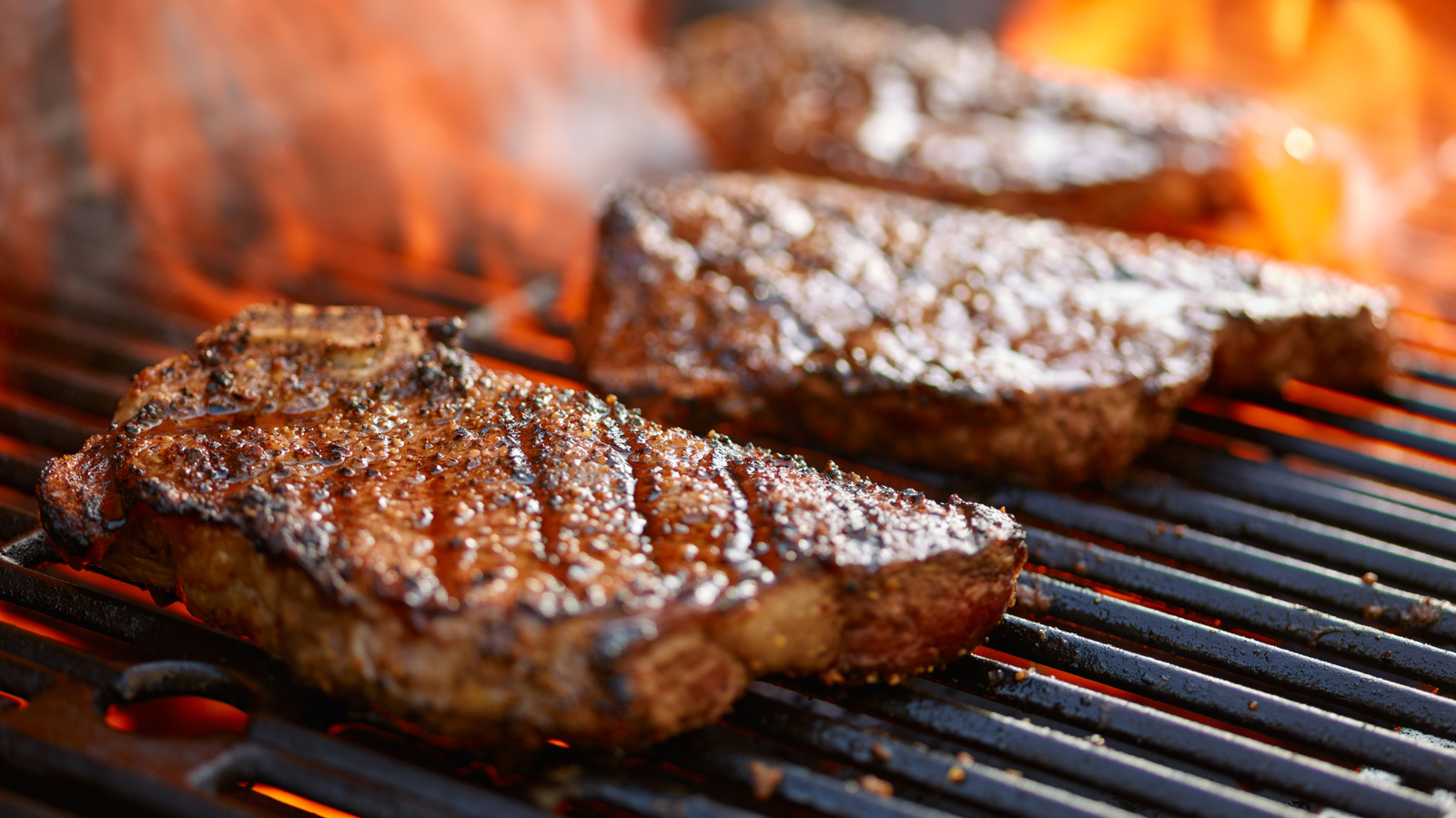 The Pricey Steak Cut That's Actually Worth It For Beginner Grillers
