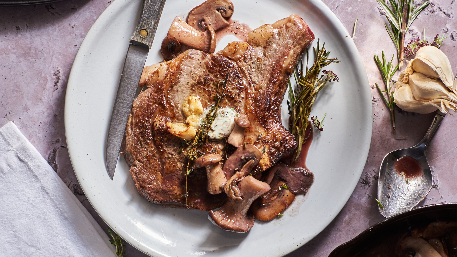 Steak With Red Wine Mushrooms Recipe