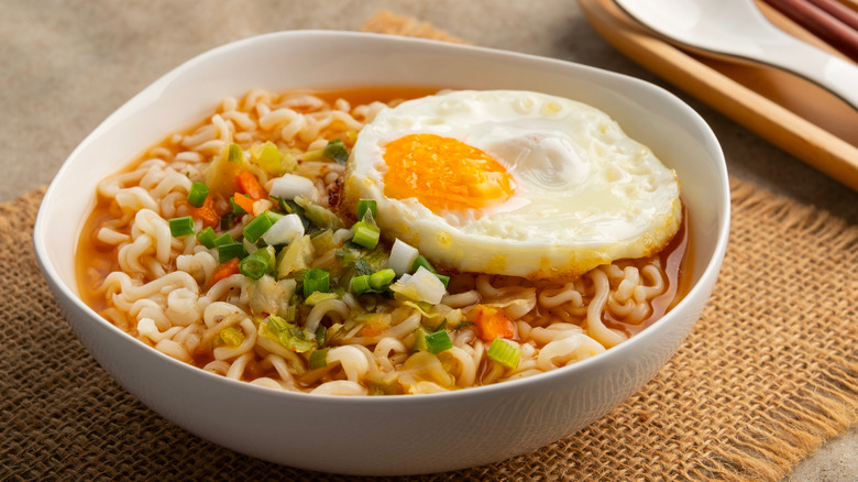 A bowl of Korean ramyeon