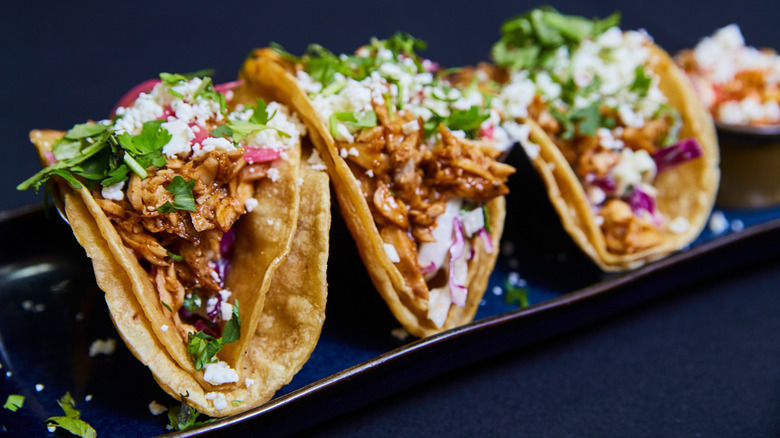 plate of chicken tacos