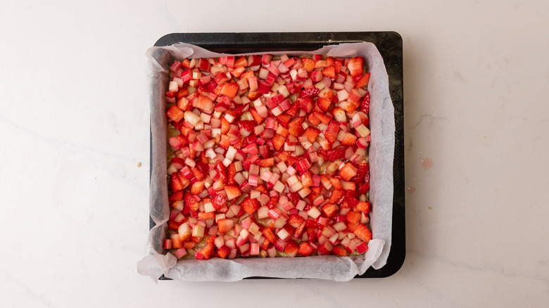 Fruit layer on cookie dough base