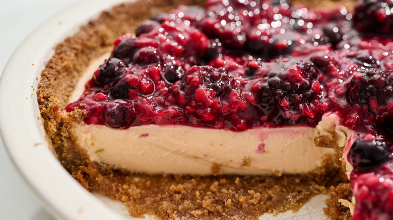 close up of the cut side of the key lime pie