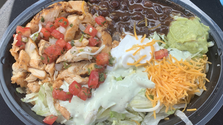 close up of Taco Bell Veggie Bowl with chicken